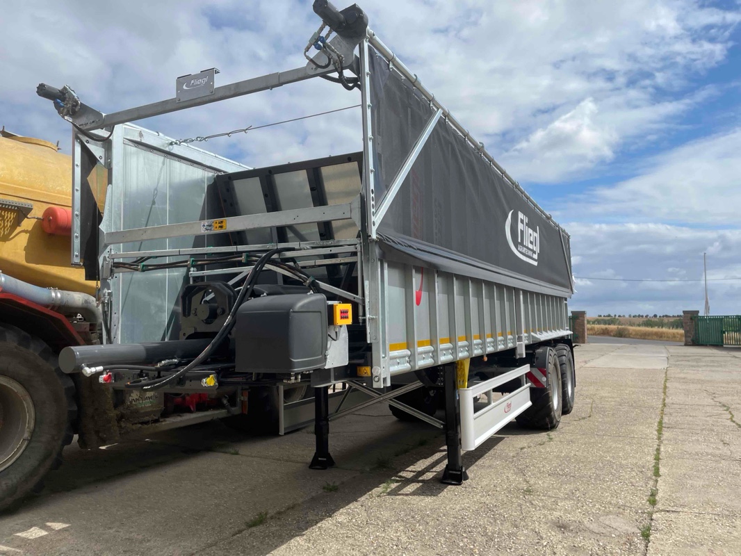 Fliegl Abschiebe-Sattelauflieger ASS 298 Agro-Truck gebraucht Baujahr 2025 – Produktbild 4