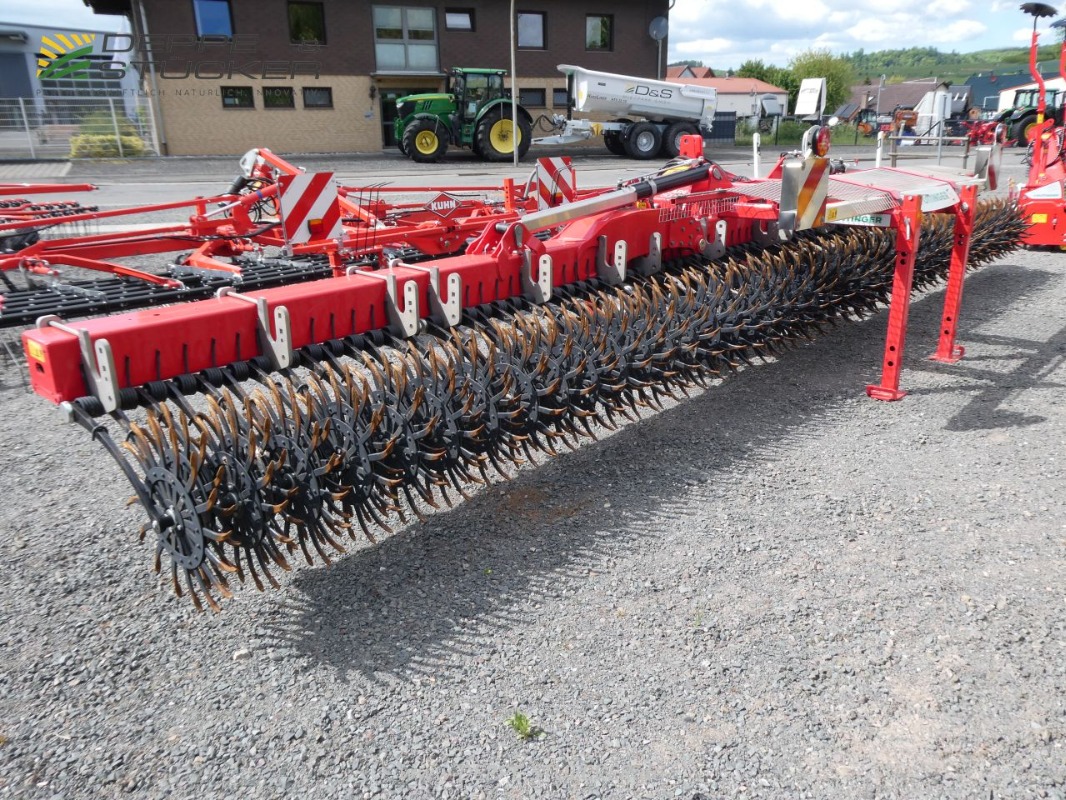 Pöttinger Rotocare V 8000 Rollhacke gebraucht Baujahr 2023 – Produktbild 1
