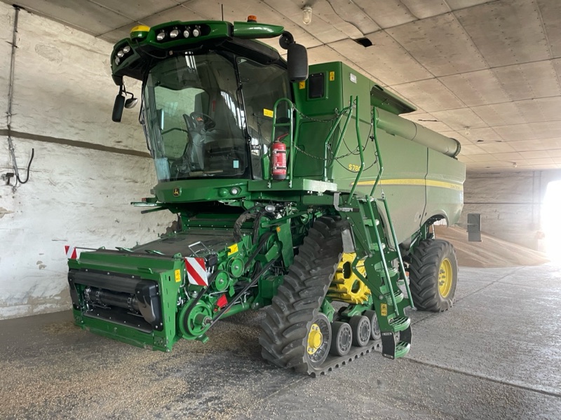 John Deere S780