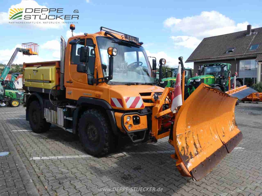 Mercedes-Benz Unimog U318 mit Schild+Streuer gebraucht Baujahr 2014 – Produktbild 7