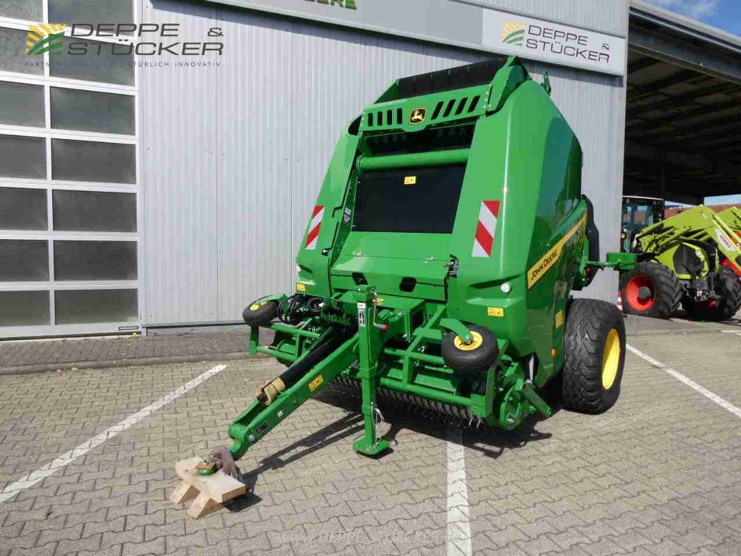 John Deere V462M mit Variabler Kammer gebraucht Baujahr 2025 – Produktbild 3