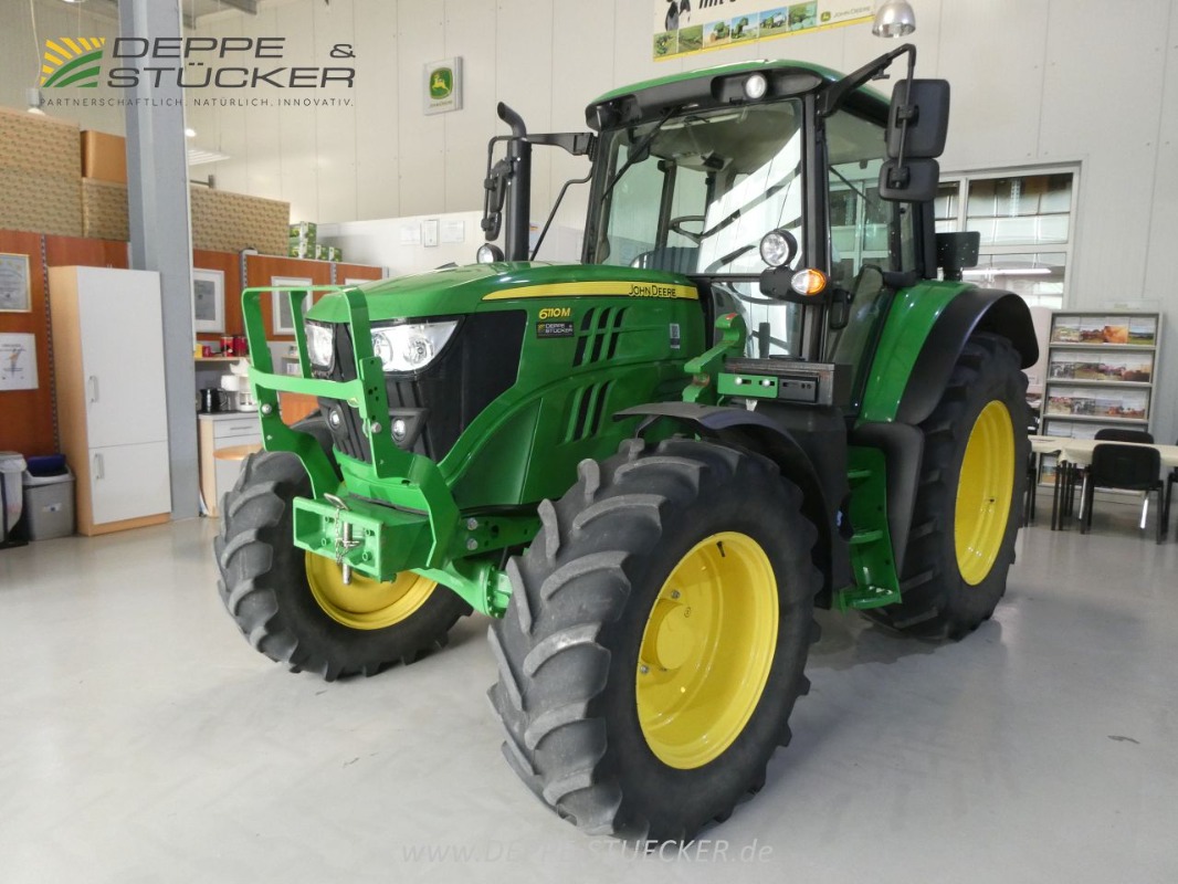 John Deere 6110M