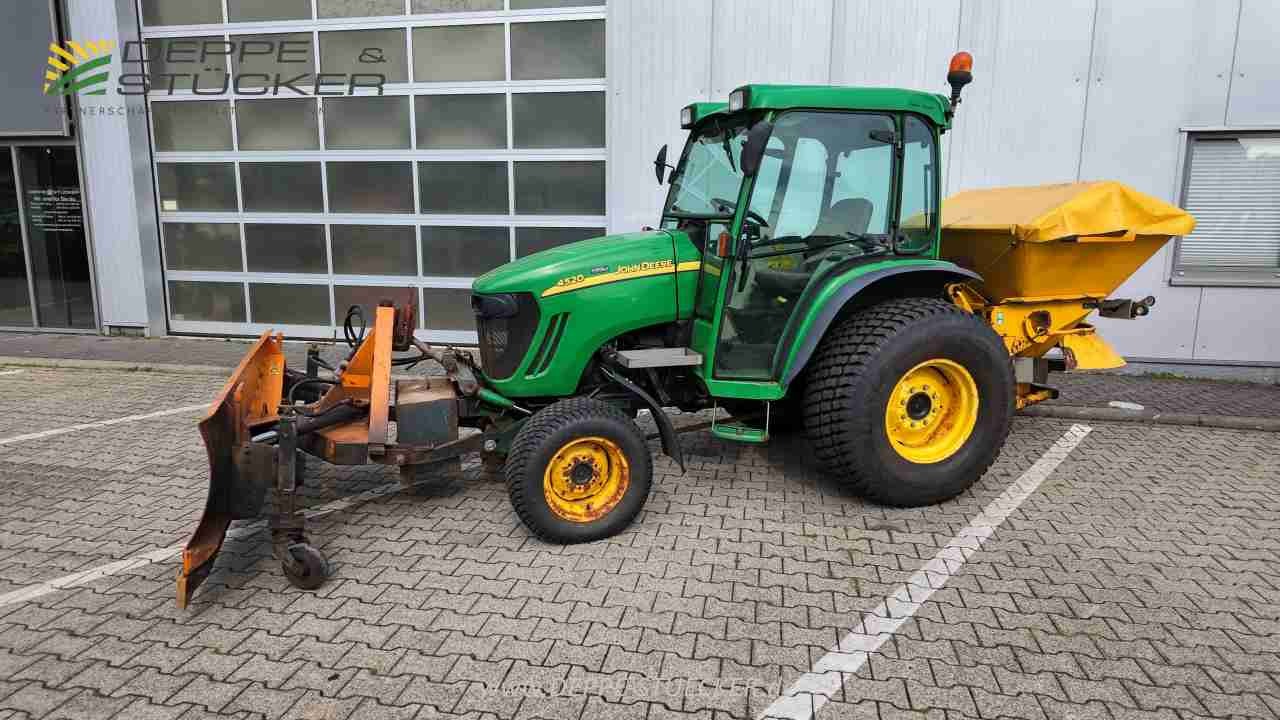 John Deere 4520 mit Anbaugeräten gebraucht Baujahr 2005 – Produktbild 3