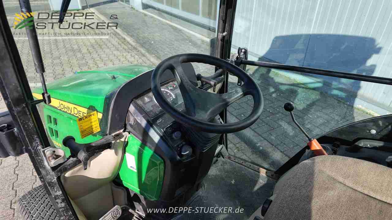 John Deere 1026R mit Anbaugeräten gebraucht Baujahr 2012 – Produktbild 4