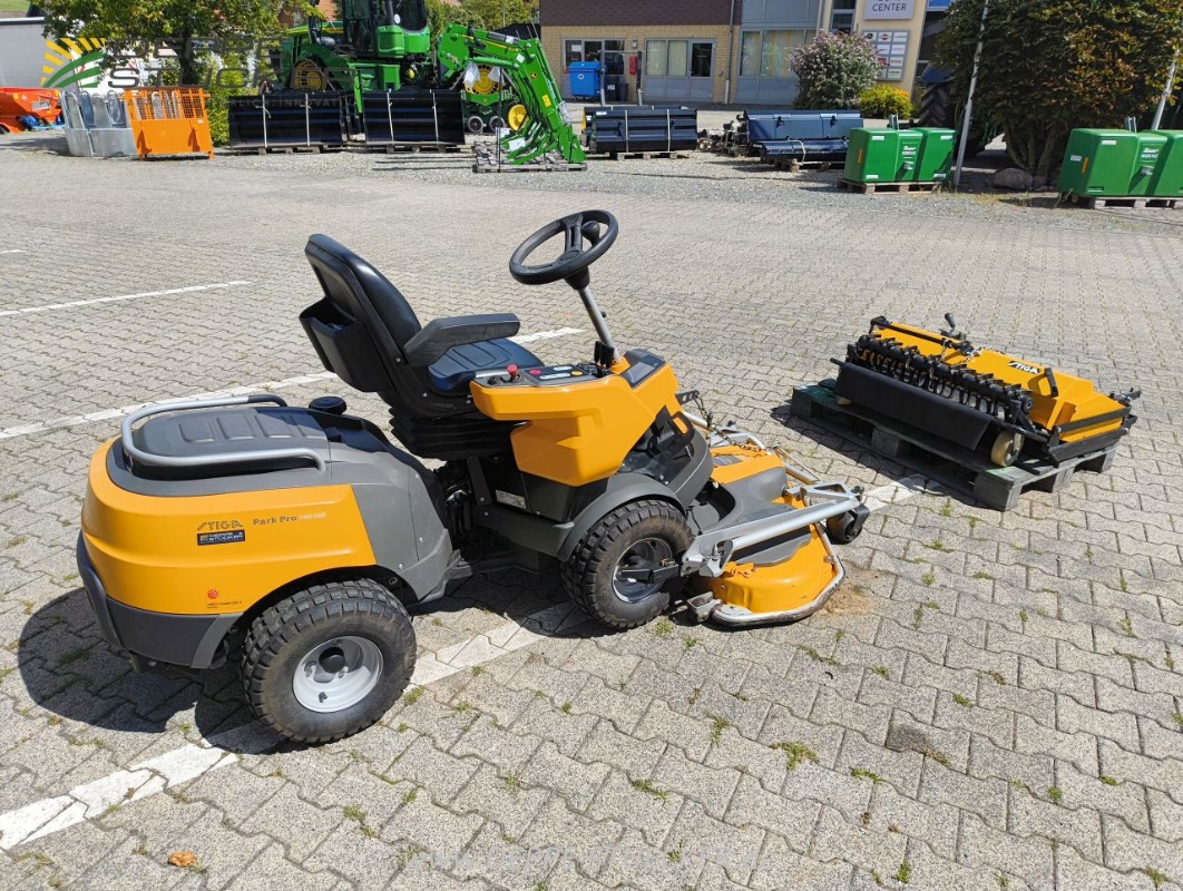 Stiga Park Pro 740 IQX mit Mulcher/Vertikutierer gebraucht Baujahr 2016 – Produktbild 7